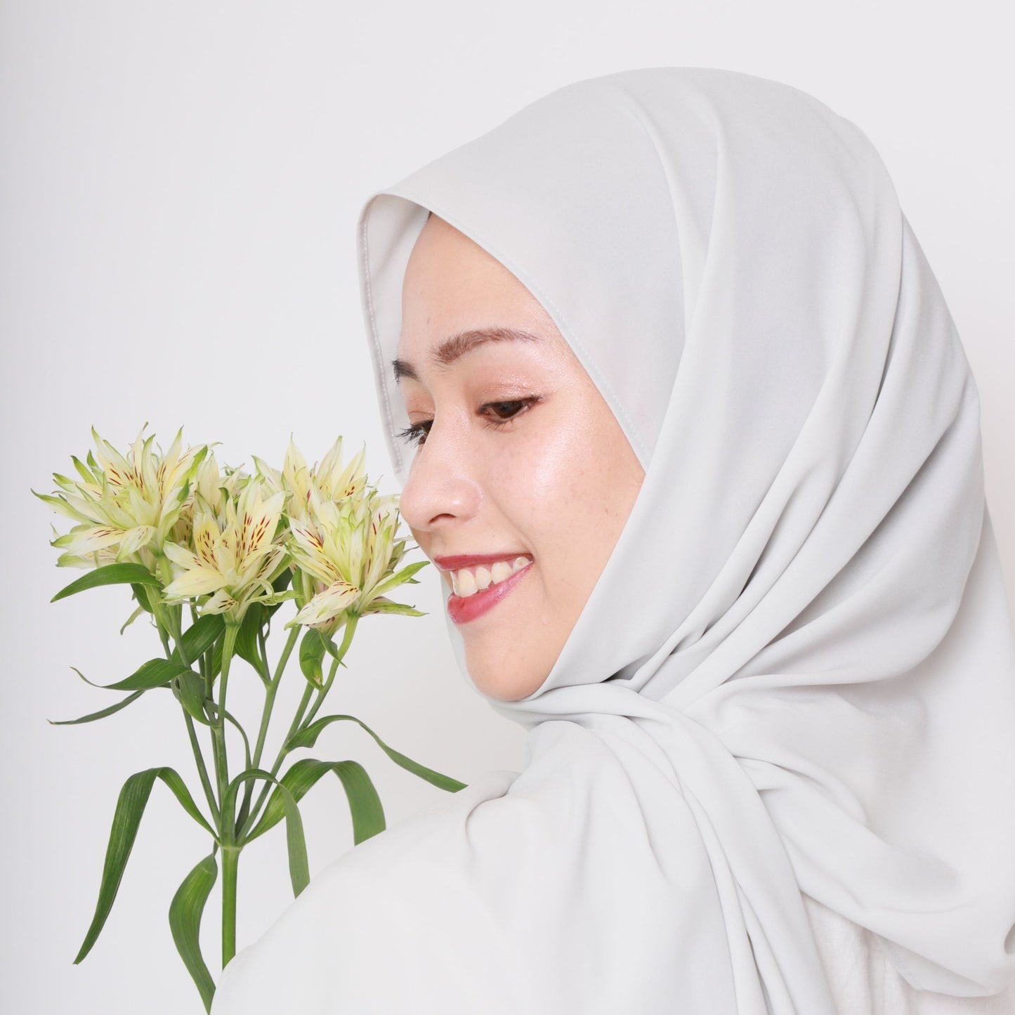 Sakura Crepe Ginnezu Shawl (Silver Grey)