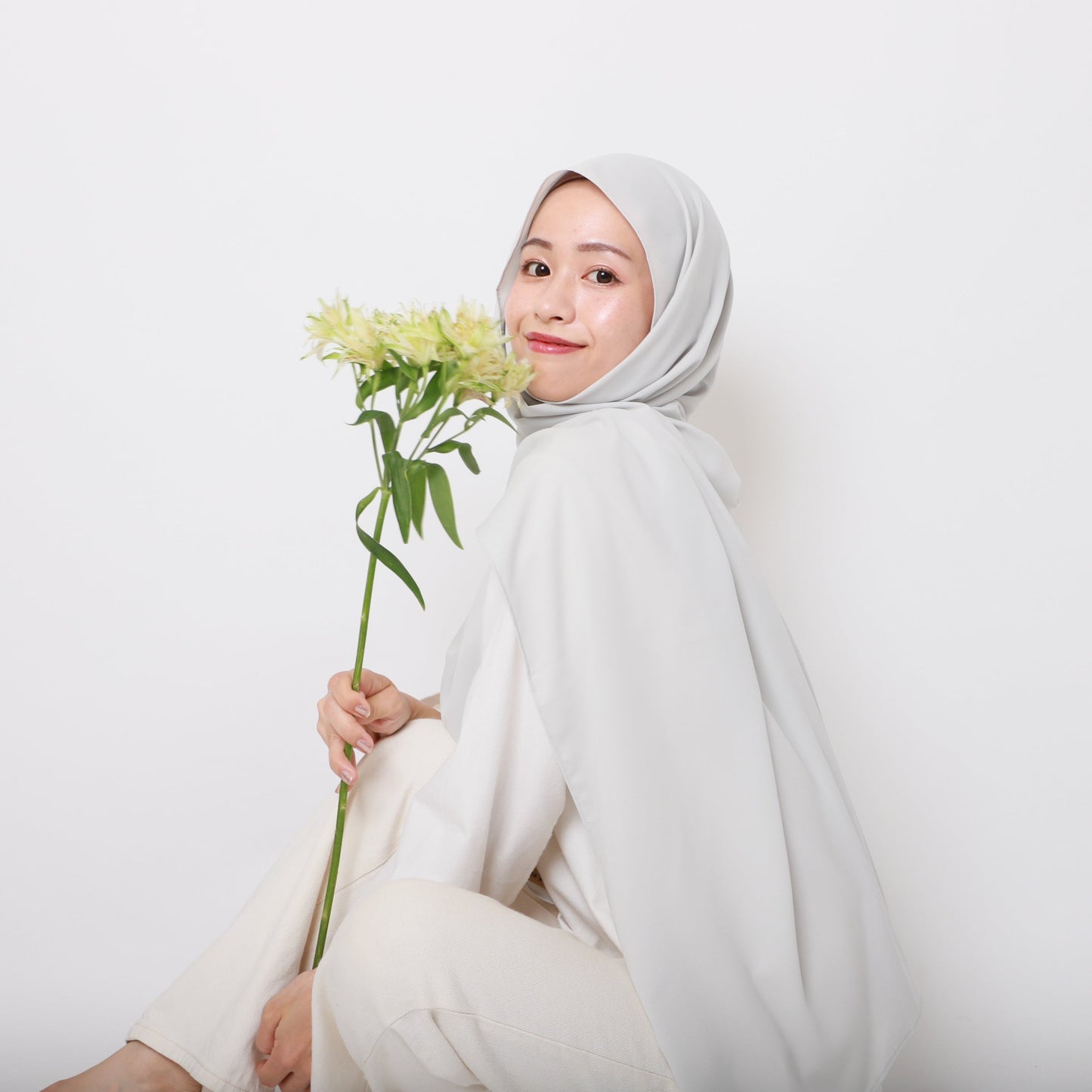 Sakura Crepe Ginnezu Shawl (Silver Grey)